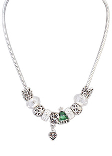 Charme blanches des femmes perles collier pendentif petit coeur doux