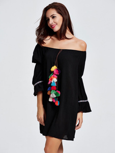 Robe noire au large de l’épaule Bell Long Manche surdimensionné avec pompons en coton robe