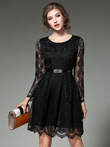 À manches longues pure des femmes robe de dentelle noire autour de cou genou longueur Fit et robe pa