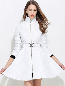 Manteau blanc des femmes matelassé longues manches ceinturée robe forme mince manteau pour l’hiver