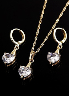 Magnifique ensemble bijoux mode en Cubic Zirconia de pendentif en coeur