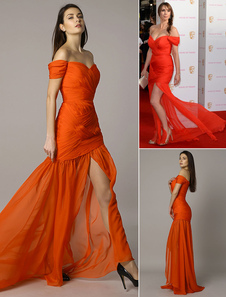 Alex Jones BAFTA rouge au large de la robe de mousseline de soie sirène épaule froncée Split