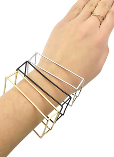 Bracelet de menottes doux métallique carré