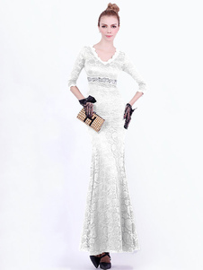 Robe longue en dentelle avec strass col V