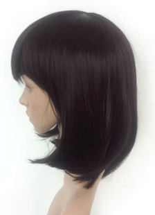 Perruque courte noire droite avec frange