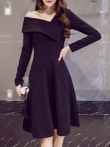 Patineuse noire robe encolure asymétrique manches longues plissé une ligne Flare robe