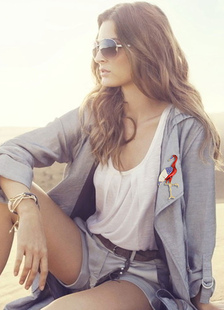 Ture Rouge broche en relief broches alliage féminines