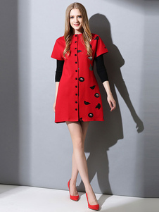 Touche de déplacement vers le rouge robe imprimé manches courtes genou longueur Prom robe d’été