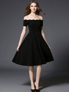 Robe patineuse noire au large de l’épaule manches courtes Slim Fit Flare plissé robe