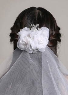 White Wedding Veil deux Tier coupe bord voile de mariée avec fleurs coiffes