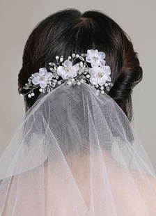 Voile de mariée blanche Organza deux Tier coupe bord voile de mariée avec strass perles fleur coiffe