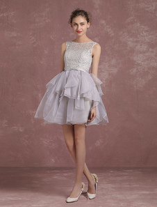 Robe de cérémonie A-ligne en dentelle gris clair encolure dégagée avec ceinture longueur genou