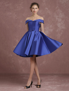 Robe sublimée de cocktail A-ligne Tissu de satin hors de l'épaule plissé longueur genoulacets de den