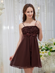 Mini robe de soirée A-ligne brune en chiffon à fines bretelles