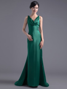 Robe de soirée fourreau verte forêt en satin stretch col V traîne courte