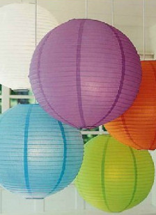 Lanterne en papier blanc pour mariages (autres couleurs disponibles) 30cm