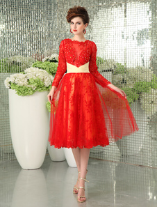 Robe de soirée A-ligne rouge avec dentelle de col bateau