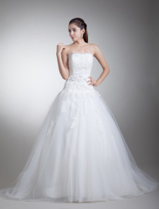 Robe de mariage boule blanche en gaze bustier à traîne courte