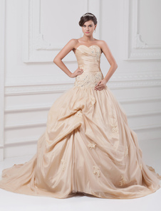 Robe de mariée boule champagne en taffetas avec encolure coeur à traîne courte