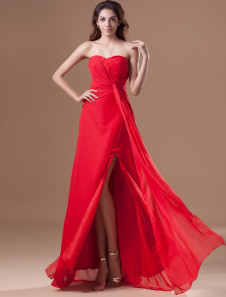 robe énigmatique de soirée rouge boule en chiffon avec encolure coeur asymétrique