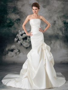 Robe de mariée sirène ivoire très belle en satin bustier à traîne courte