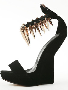 Sandales compensées noires en cuir suédé métallique