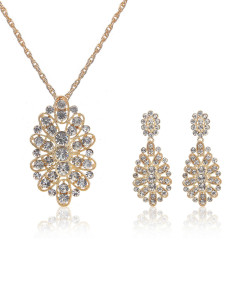 Ensemble de bijoux nuptiaux tendance métal doré et diamant