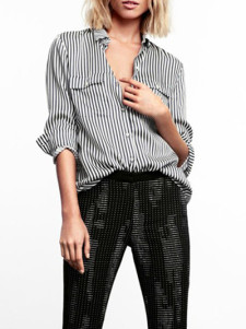 Attrayante chemise féminine bicolore en chiffon avec rayure et col à revers