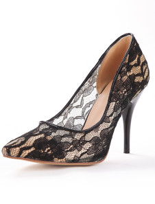 Chaussure à talon haut noire à bout pointu avec dentelle