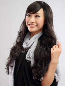 Délicate perruque longue frisée noire de kanekalon mode