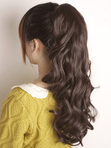 Extension de cheveux marron frisée de forme queue de cheval