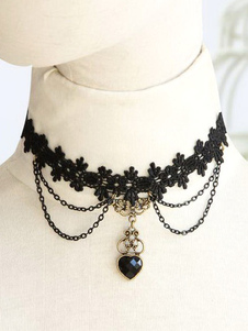 Collier Lolita noir tissé avec pendentif de cœur noir