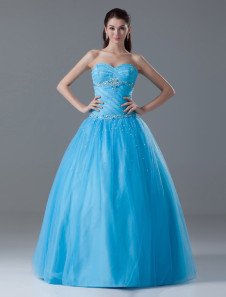 Robe soutenue de boule bleue boule en tulle effet encolure coeur et perles à taille naturelle