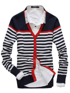 Cardigan homme en coton détail rayures avec boutonnage devant