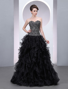 Robe charmante de soirée noire A-ligne en organza brodée effet encolure coeur