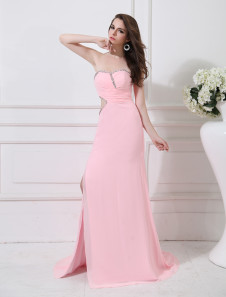 Robe exquise de soirée rose fourreau effet encolure coeur avec perles