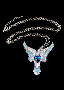 Collier métallique avec pendentif d'aigle