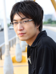 Perruque douce courte noire droite avec dégradé et frange oblique