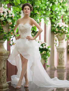 Chic robe mariage de plage A-ligne ivoire avec applique encolure en coeur asymétrique