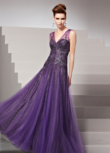 Robe charmante de soirée pourpre fourreau en satin mat avec perles col V