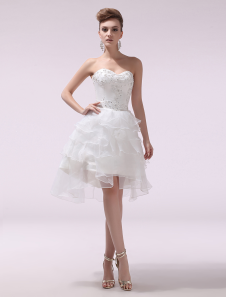 Robe de mariée de plage gracieuse A-ligne en organza ivoire avec perles encolure en coeur