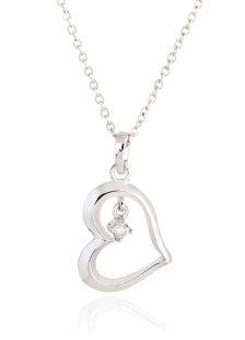 Collier argenté avec pendentif de cœur creusé