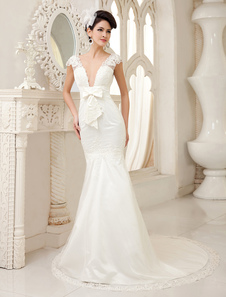 Robe de mariage sirène en satin ivoire avec applique à traîne