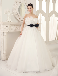 Robe mariage en organza ivoire à volants bustier longueur plancher