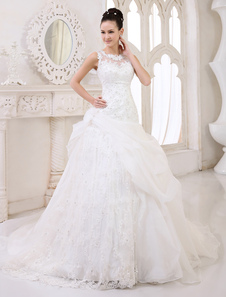 Robe de mariée en organza ivoire avec pan latéral à traîne chapelle