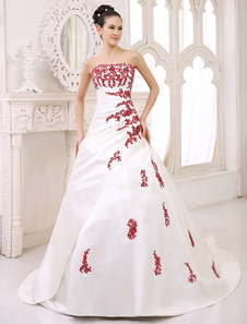 Robe de mariée en satin ivoire avec pan latéral bustier