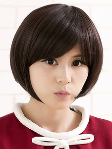 Perruque femme courte noire brunâtre avec frange oblique et coupe Bob