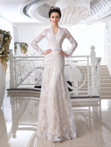 Robe de mariée en dentelle blanc avec ceinture à col V