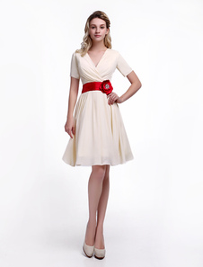 Robe mère de mariés A-ligne en chiffon jonquille col V avec perles longueur genou