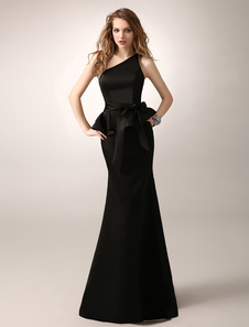 Robe mère de mariés en satin noir à une épaule avec peplum